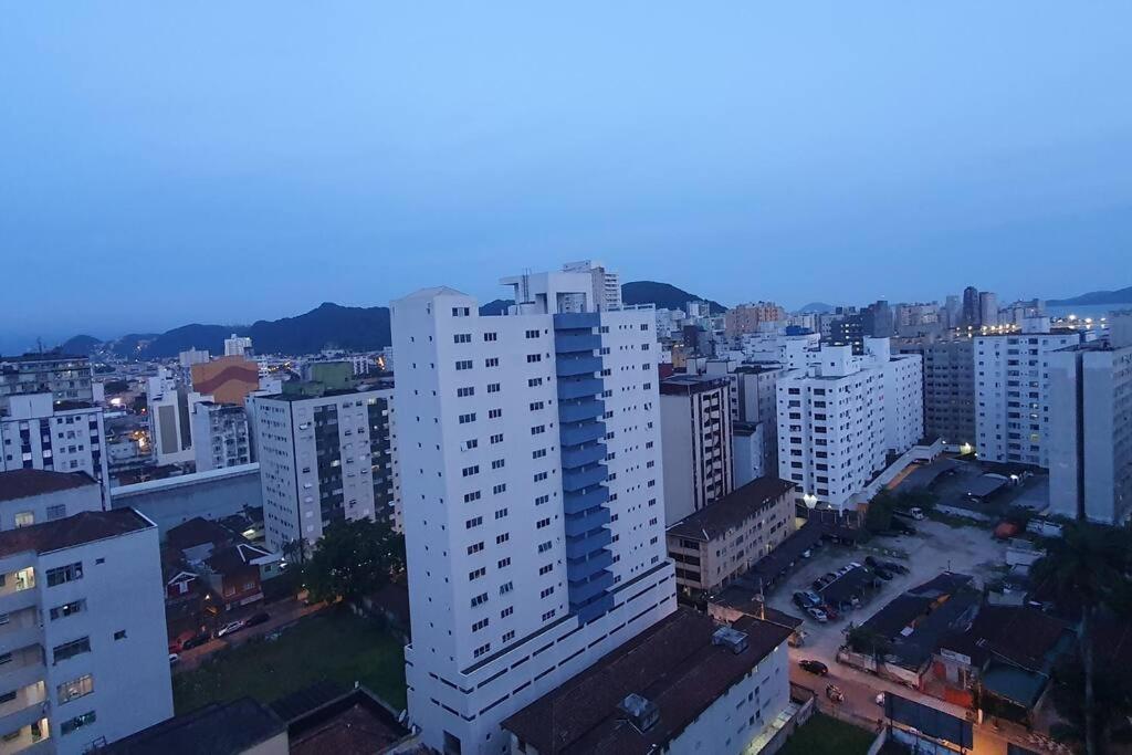 100 Metros Da Praia - Apto Completo - Wifi - Estacionamento Apartment São Vicente Екстериор снимка