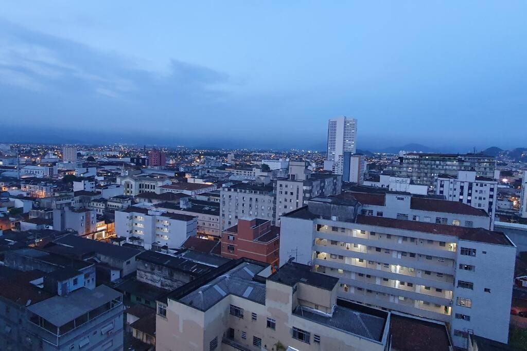 100 Metros Da Praia - Apto Completo - Wifi - Estacionamento Apartment São Vicente Екстериор снимка
