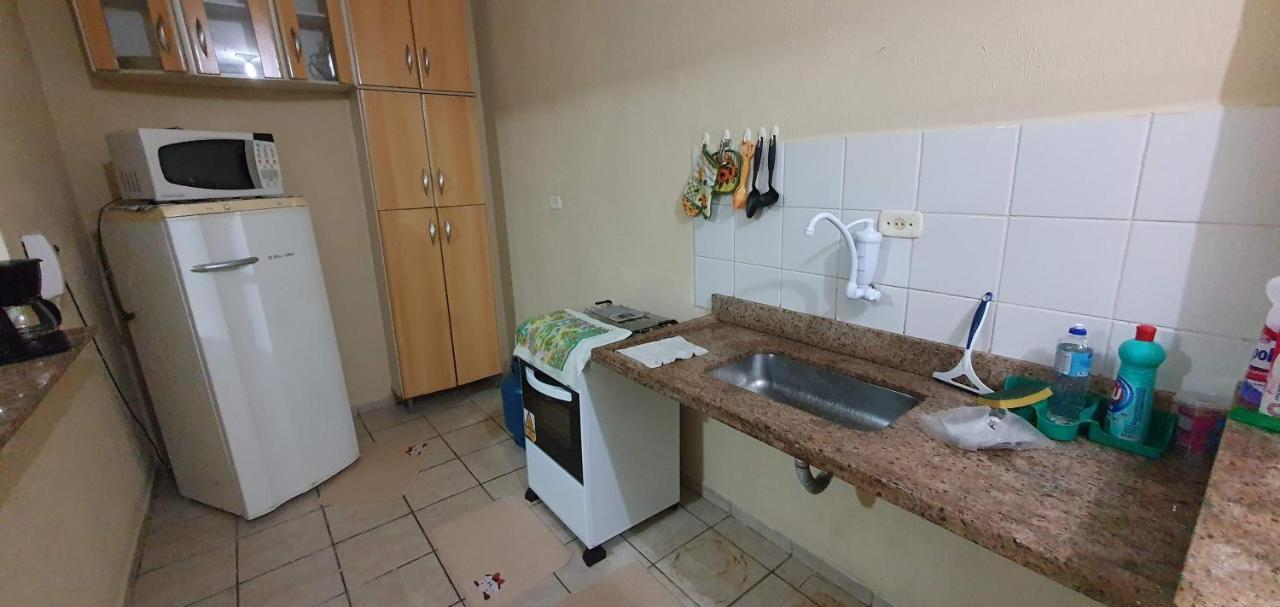 100 Metros Da Praia - Apto Completo - Wifi - Estacionamento Apartment São Vicente Екстериор снимка